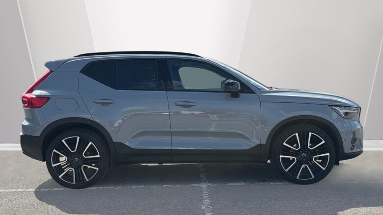 Volvo XC40 2.0 B4P Ultra Dark 5dr Auto Petrol Estate